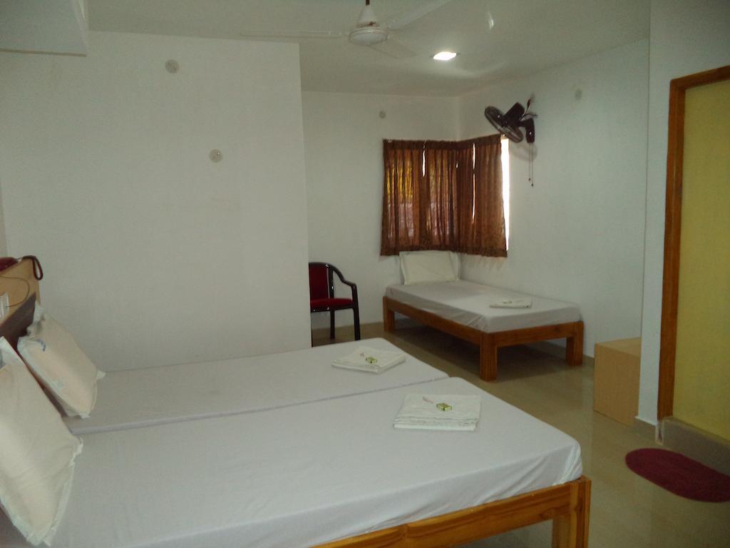 Samrat Guest House Kk Nagar Chennai Room photo